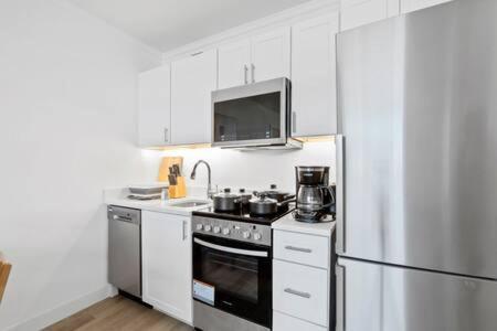 2Br 3Ba Ocean Front Condo On The Boardwalk Cozysuites Atlantic City Exteriér fotografie